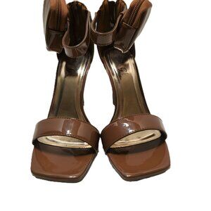 ❤️ 4/$20 Rouge Helium heels Women 9/39 Brown patent leather Zipper pocket pouch
